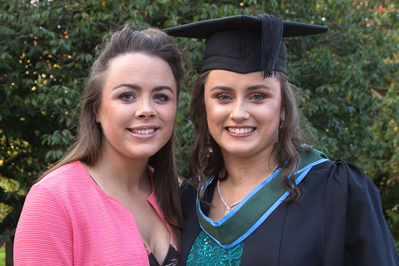 Julie O'Sullivan, BSc (Hons) in Biochemistry graduate of 2015 with her sister Hannah O'Sullivan, BSc in Biotechnology graduate of 2018.