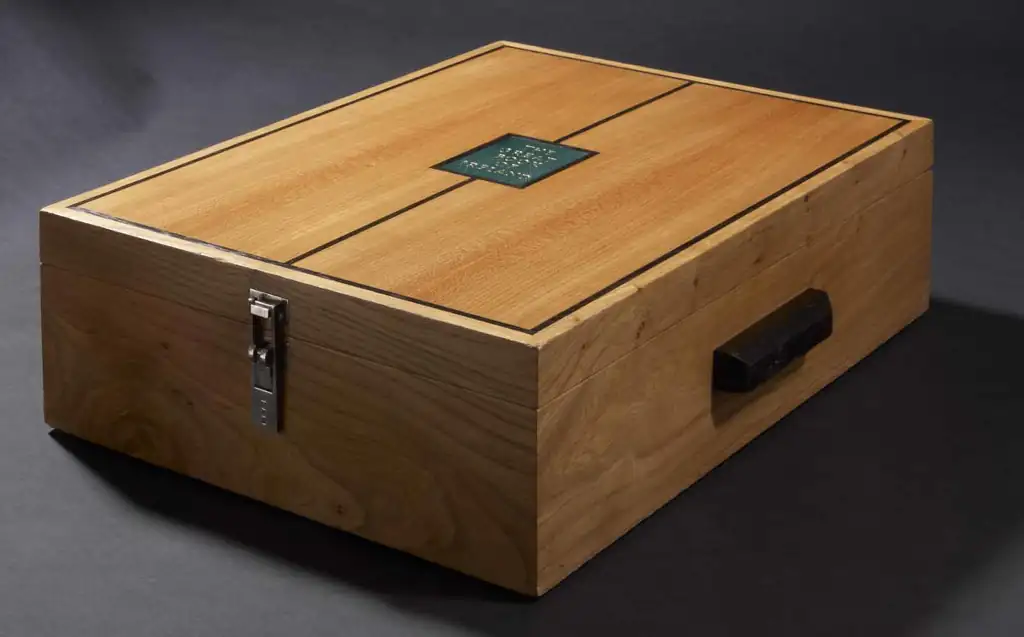 The pressure box made from Elm and Bog Oak from Thoor Ballylee The pressure box made from Elm and Bog Oak from Thoor Ballylee